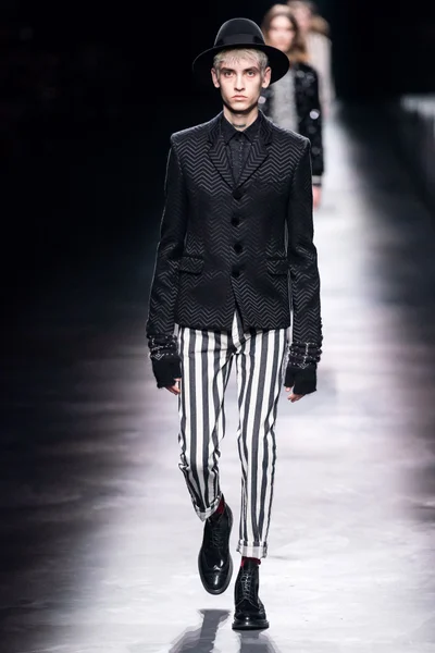 Look 59